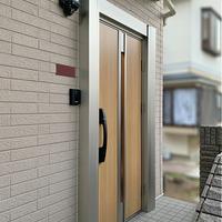 【リフォーム事例：12100】老朽化した木製玄関ドアを最新の玄関ドアに交換しました！／横浜市磯子区