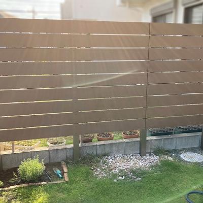 【リフォーム事例:11305】隣家とのお庭の目隠しに人工木フェンスを設置/横浜市 【リフォーム事例:11305】隣家とのお庭の目隠しに人工木フェンスを設置/横浜市