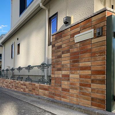 【リフォーム事例:6844】ブロック塀改修で叶えるレンガ調のおしゃれなファサード/藤沢市 【リフォーム事例:6844】ブロック塀改修で叶えるレンガ調のおしゃれなファサード/藤沢市