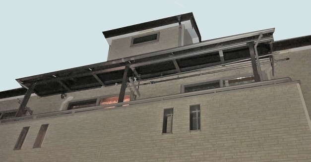 ２階ベランダの屋根を新しく交換 取付工事いたしました エクステリア 外構工事 リフォーム ベランダ テラス 横浜市 神奈川県横浜市のエクステリア 窓 リフォームのお店 ワイドアルミ