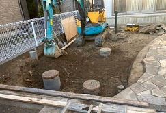 ?発掘作業 ?発掘作業