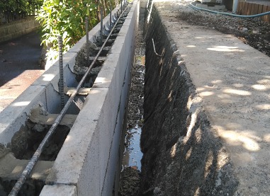 擁壁_コンクリート流し込み 擁壁_コンクリート流し込み