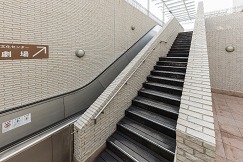 らびすた新杉田_4階に繋がる階段 らびすた新杉田_4階に繋がる階段